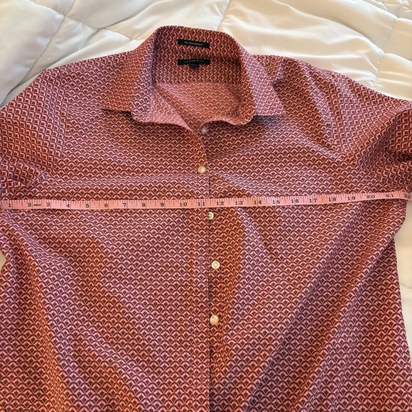 Lands’ End Women’s Red and Pink Patterned No Iron Supima Button-Up Shirt - Picture 12 of 12